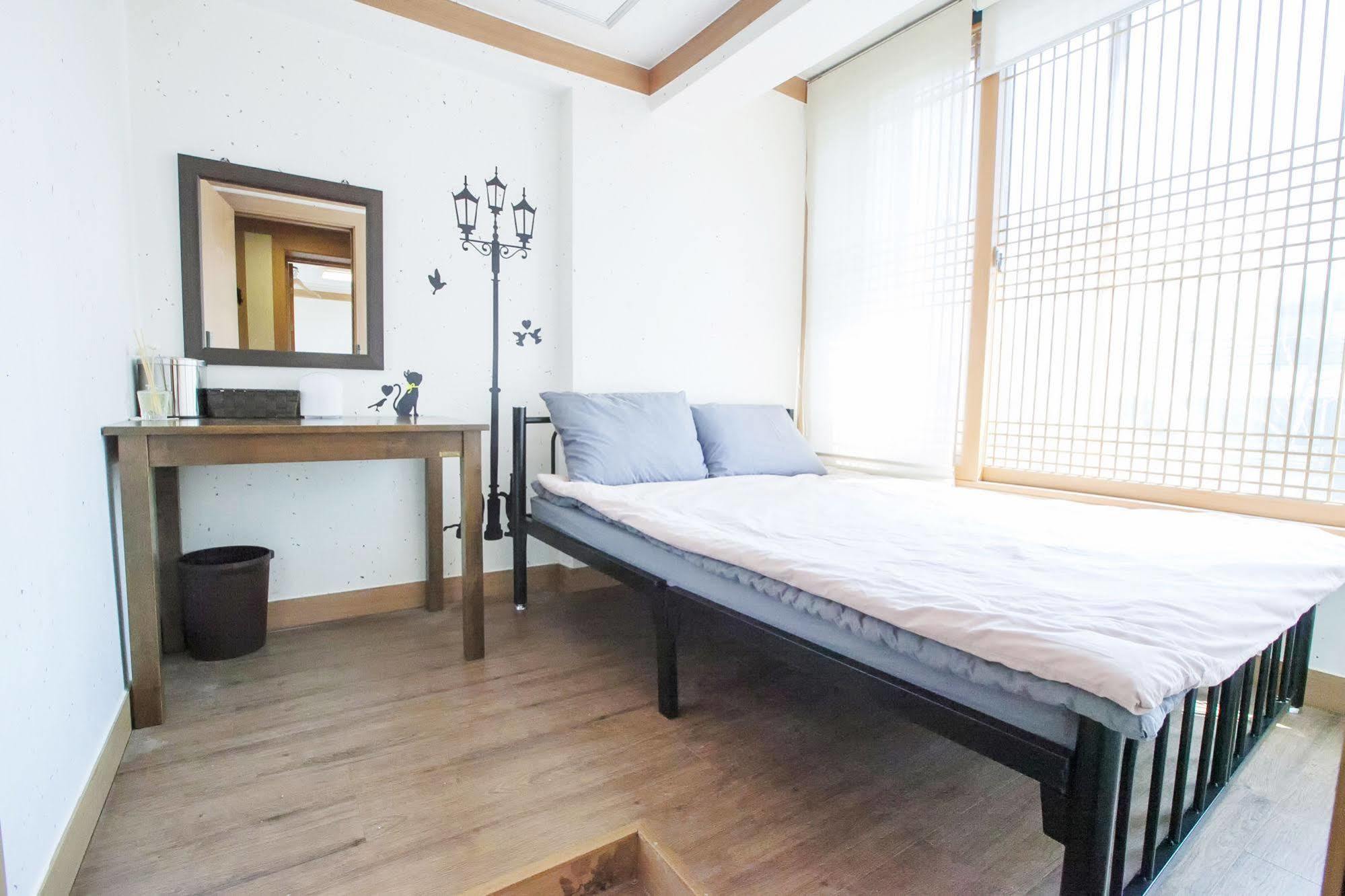 The Blossom Yeonnam Guesthouse Seúl Exterior foto